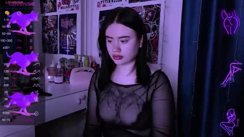 Snapshot of meow_marie chatting on 12.18.25 meow marie online show from 12.18.25