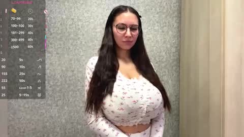 Snapshot of meowgirlye chatting on 02.09.26 Mona online show from 02.09.26