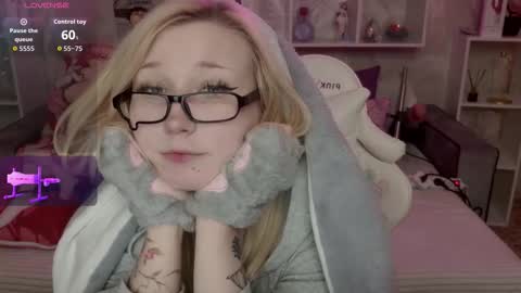 Snapshot of meowkakitty chatting on 02.05.26 MeowkaKitty online show from 02.05.26