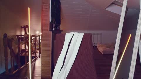 Snapshot of meowroslava chatting on 04.15.26 meowroslava online show from 04.15.26