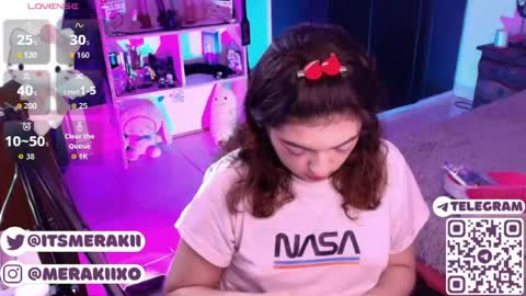 Snapshot of meraki_fraise chatting on 05.26.26 online show from 05.26.26