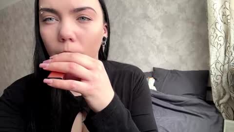 Snapshot of mercedezkilburn chatting on 03.06.26 Alice online show from 03.06.26