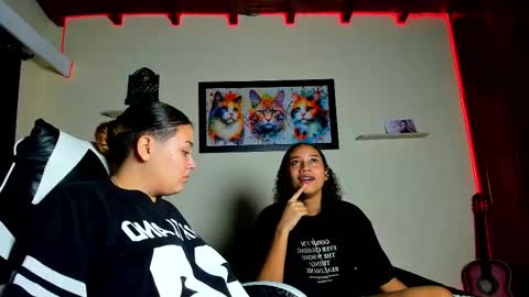 Snapshot of meredit_cristi23 chatting on 01.19.26 CRISTI AND MEREDIT online show from 01.19.26