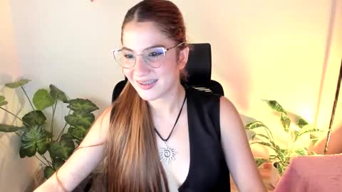 laura 3 i am independent model online show from 09.28.25