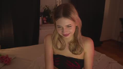 Lara OFFLINE  online show from 12.21.24