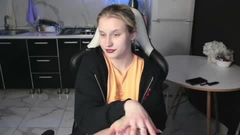 Snapshot of mertyxxx chatting on 04.23.26 Merty online show from 04.23.26