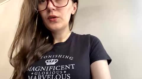 Snapshot of mesmerizing_hypn0_goddess chatting on 10.09.25 Jessica online show from 10.09.25
