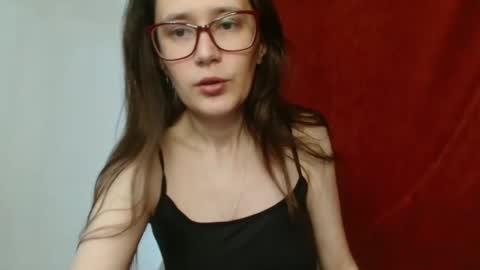 Snapshot of mesmerizing_hypn0_goddess chatting on 10.10.25 Jessica online show from 10.10.25