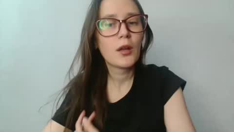 Snapshot of mesmerizing_hypn0_goddess chatting on 10.12.25 Jessica online show from 10.12.25