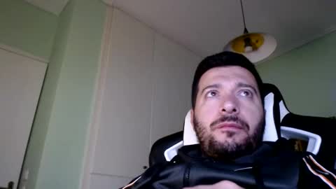 Snapshot of metalic18 chatting on 11.09.25 FunnyTimeHere online show from 11.09.25