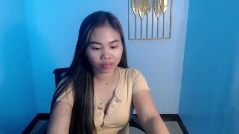 mey_queen online show from 03.23.26