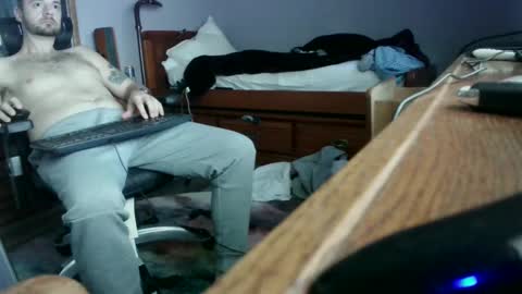 Snapshot of mfdoom6stax chatting on 12.03.24 LockedOutNaked online show from 12.03.24