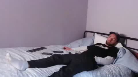 Snapshot of mfdoom6stax chatting on 02.25.26 LockedOutNaked online show from 02.25.26