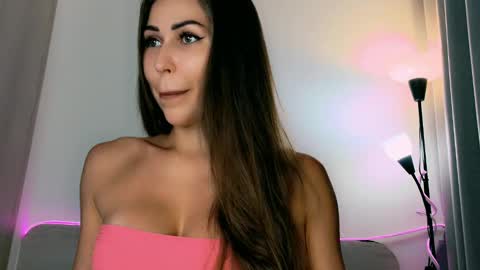 Snapshot of mia4sin chatting on 03.07.25 Mia Martskaya online show from 03.07.25