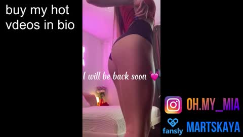 Snapshot of mia4sin chatting on 10.22.25 Mia Martskaya online show from 10.22.25