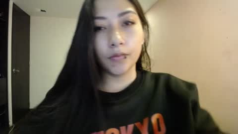 Snapshot of mia_112022 chatting on 12.27.24 Mia zoe online show from 12.27.24