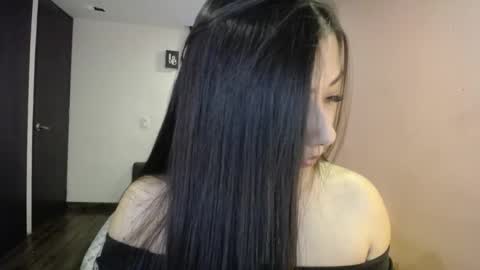 Snapshot of mia_112022 chatting on 01.15.25 Mia zoe online show from 01.15.25