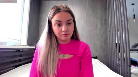 Mia online show from 02.04.26