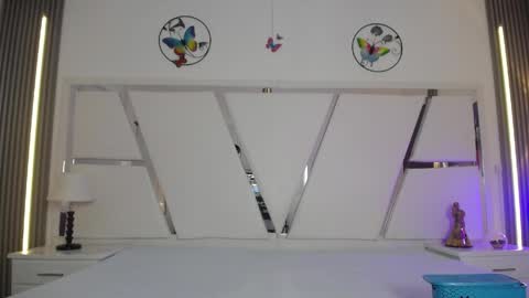 Mia  online show from 05.30.26