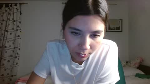 Snapshot of mia__lopez_ chatting on 01.22.25 Mia online show from 01.22.25
