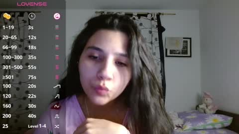 Snapshot of mia__lopez_ chatting on 01.28.25 Mia online show from 01.28.25