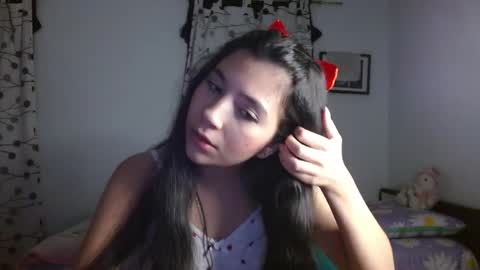 Snapshot of mia__lopez_ chatting on 02.12.25 Mia online show from 02.12.25