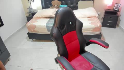 Mia  online show from 02.10.26