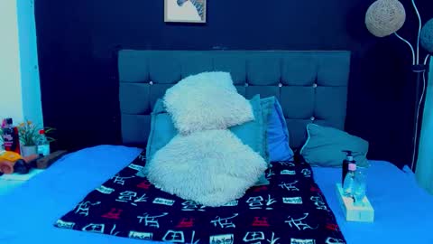 C A L L  M E  M I A  online show from 11.30.25