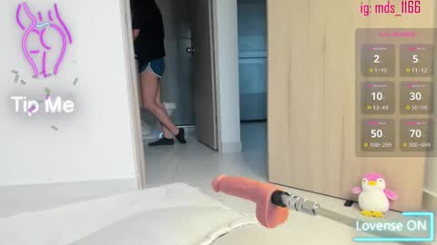 Mia adams  online show from 02.12.25