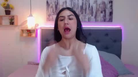 M I A  A Y R A online show from 10.10.25