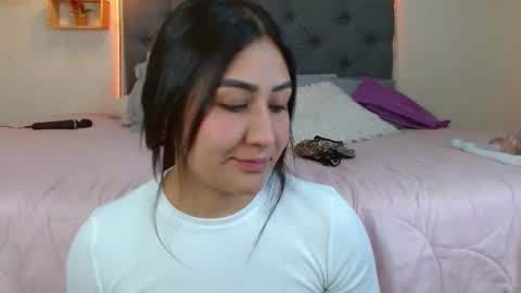 M I A  A Y R A online show from 11.23.25