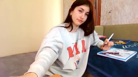 Snapshot of mia_beauti_live chatting on 04.28.26 mia_beauti_live online show from 04.28.26