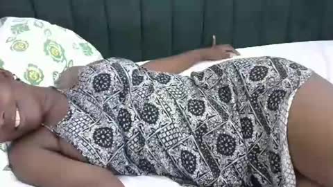 aishah petite online show from 01.23.25