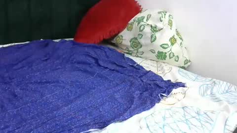 aishah petite online show from 01.27.25