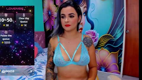 Snapshot of mia_bigtits_17 chatting on 12.18.24 Mia online show from 12.18.24