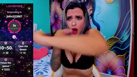 Snapshot of mia_bigtits_17 chatting on 12.24.24 Mia online show from 12.24.24