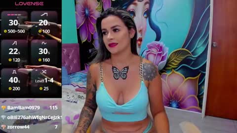 Snapshot of mia_bigtits_17 chatting on 03.09.25 Mia online show from 03.09.25