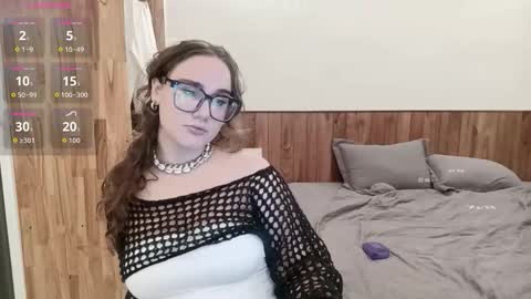 mia_boone online show from 11.29.25