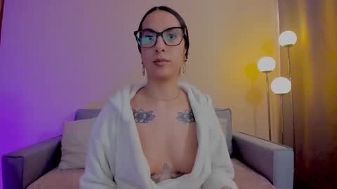 Sarah Luna online show from 02.17.26