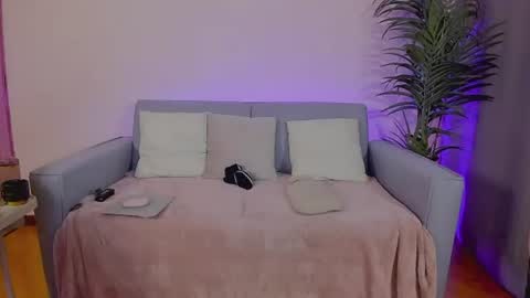 Sarah Luna online show from 06.25.26