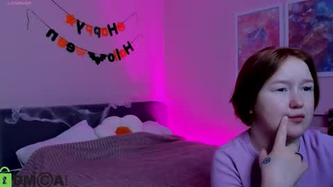 Mia online show from 11.04.25