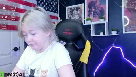 Mia online show from 04.25.26