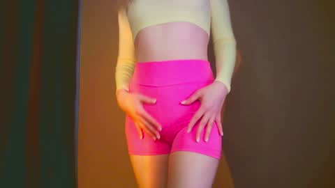 Snapshot of mia_fleur_ chatting on 12.06.24 Mia online show from 12.06.24