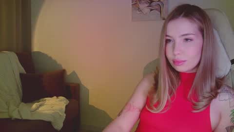 Snapshot of mia_fleur_ chatting on 05.12.26 Mia online show from 05.12.26
