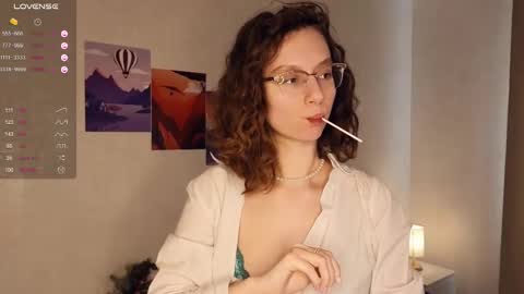 Mia  online show from 02.15.25