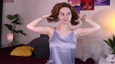 Snapshot of mia_frizz chatting on 06.18.26 Mia online show from 06.18.26