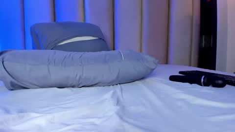 Snapshot of mia_holson chatting on 09.27.25 I am Mia online show from 09.27.25