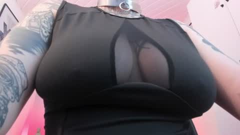 Snapshot of mia_jagger chatting on 06.19.26 Val online show from 06.19.26
