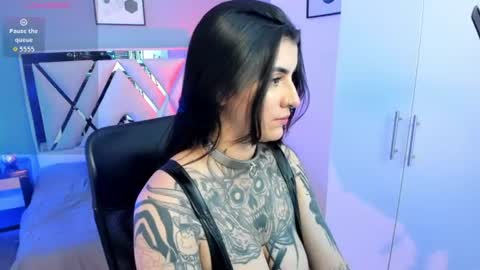 Snapshot of mia_jagger chatting on 07.04.26 Val online show from 07.04.26