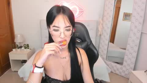    online show from 01.10.25